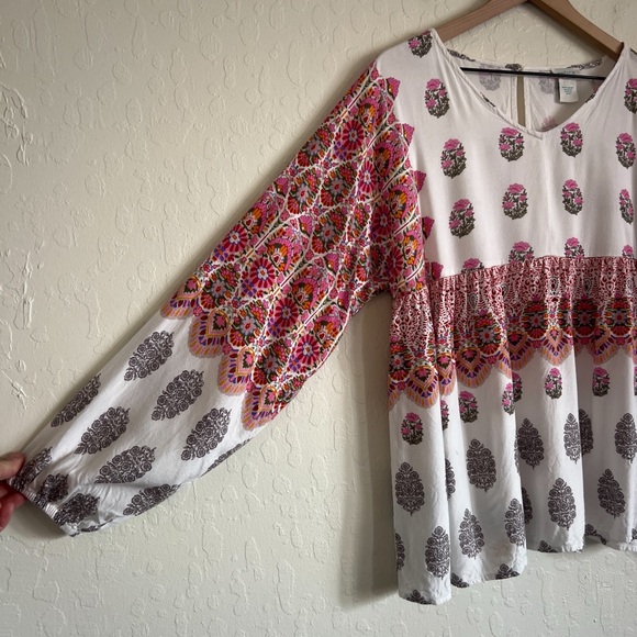 Sundance Long Sleeve V-Neck Peasant Top Medium White Pink Boho Floral Printed - Picture 3 of 7